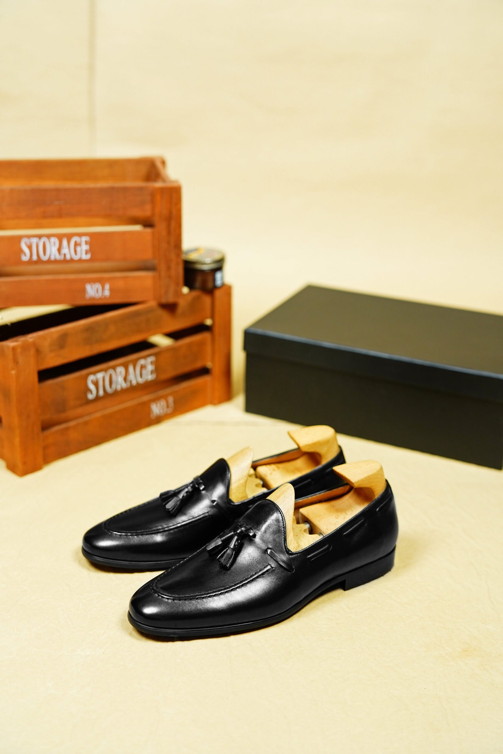 Black Leather Tassel Loafers for Men 556-01 - Image 2